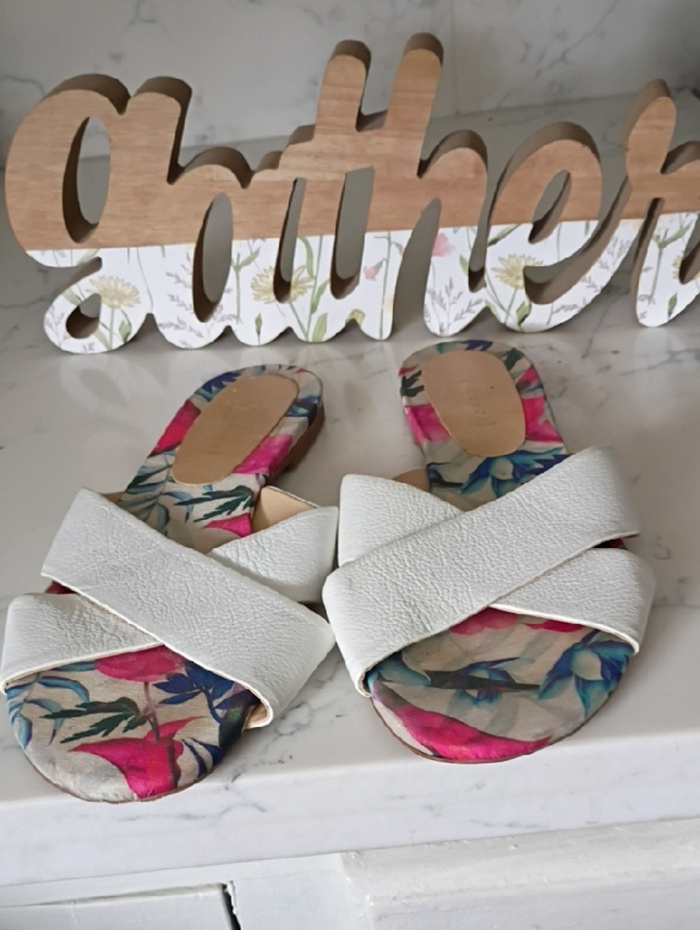VICENZA Women’s White Cross-Band Slide Sandals with Floral Insole